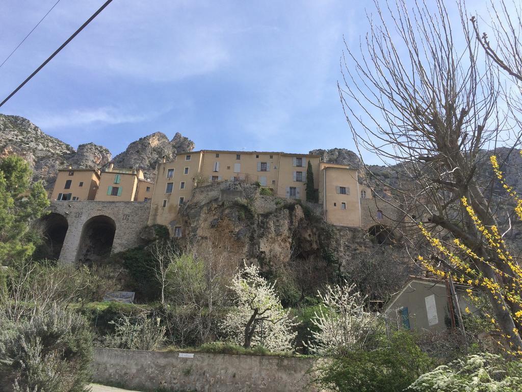 Hotel Particulier Des Lumieres Moustiers-Sainte-Marie Ngoại thất bức ảnh